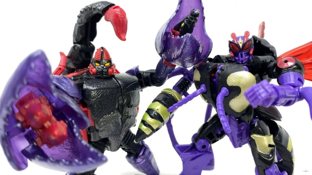 Transformers Legacy Scorponok And Parasite In Hand Image  (1 of 25)